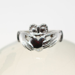 sterling silver claddagh ring yorgo design